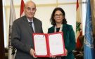 وزير الدفاع وقع اتفاقية دعم للمركز اللبناني للأعمال المتعلقة بالألغام