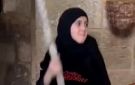 بالفيديو: فتاة مسلمة تقرع جرس الكنيسة - lb