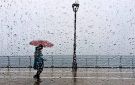 الطقس غائم مع أمطار متفرقة وانخفاض إضافي في الحرارة غدا