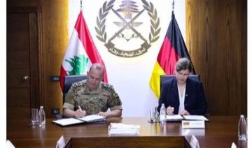 قائد الجيش وقع اتفاقية مع مساعدة السفير الألماني واستقبل الملحق العسكري الإسباني قائد الجيش وقع اتفاقية مع مساعدة السفير الألماني واستقبل الملحق العسكري الإسباني