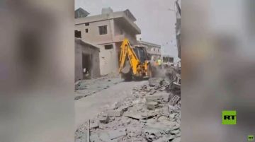 بالفيديو.. آثار الدمار في بلدة صريفا جنوبي لبنان جراء الغارات الإسرائيلية صباح اليوم