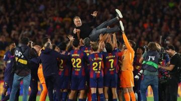 برشلونة يهزم ريال مدريد ويفوز بالدوري الإسباني