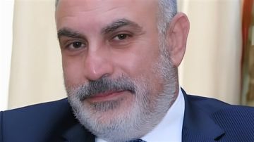 زياد اسود: دولتك مين عم يعطيك مشورة بهل مستوى، اسمو عيد التحـرير رسميا ومش يوم تضامن زياد اسود: دولتك مين عم يعطيك مشورة بهل مستوى، اسمو عيد التحـرير رسميا ومش يوم تضامن