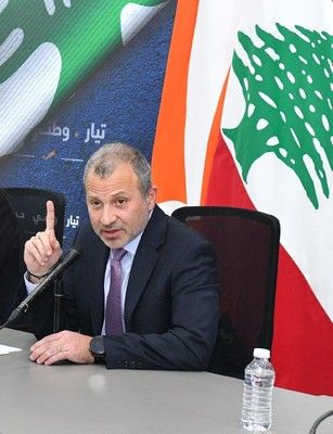 باسيل: لدينا عناصر قوة في لبنان من بينها دوره وسلاح حزب الله الذي لا يجب تسليمه بشكل رخيص