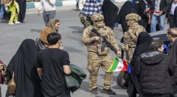نيويورك تايمز: الاتفاق مع إيران يتضمن الإفراج عن 25 مليار دولار من الأصول المجمدة ويشمل لبنان نيويورك تايمز: الاتفاق مع إيران يتضمن الإفراج عن 25 مليار دولار من الأصول المجمدة ويشمل لبنان