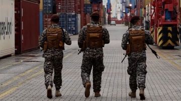 بالفيديو: فضيحة في مرفأ بيروت