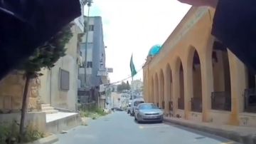 بالفيديو: صراخ وهلع لحظة الغارة! بالفيديو: صراخ وهلع لحظة الغارة!