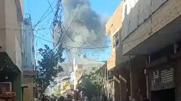 بالفيديو: غارة إسرائيلية على مخيم الرشيدية بالفيديو: غارة إسرائيلية على مخيم الرشيدية