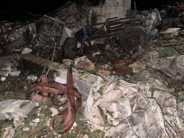 الدفاع المدني: مركزنا في النبطية تعرض لاستهداف مباشر بغارة إسرائيلية ما أدى إلى انهيار المبنى وتضرر آليات ومعدات للمركز الدفاع المدني: مركزنا في النبطية تعرض لاستهداف مباشر بغارة إسرائيلية ما أدى إلى انهيار المبنى وتضرر آليات ومعدات للمركز