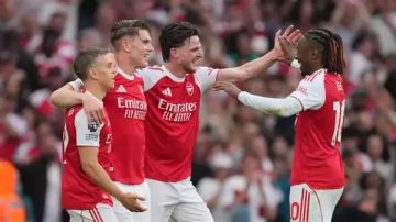 كم نقطة يحتاج آرسنال للتتويج بلقب الدوري الإنكليزي؟