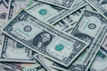 10 دولارات إضافية دفعها مواطنون بداية هذا الشهر