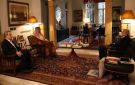 جنبلاط يستقبل البخاري في زيارة وداعية - lb