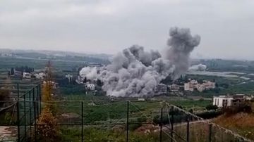 بالفيديو: غارة قوية على العباسية بالفيديو: غارة قوية على العباسية