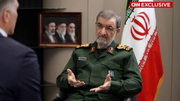 إيران تزعم استهداف قاعدة جوية في شمال إسرائيل إيران تزعم استهداف قاعدة جوية في شمال إسرائيل
