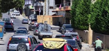 حركة نزوح كثيفة من قضاءي صور وبنت جبيل باتجاه صيدا وبيروت حركة نزوح كثيفة من قضاءي صور وبنت جبيل باتجاه صيدا وبيروت
