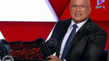 مواطن من شبعا يهدي كرز بلدته لـمارسيل غانم على الهواء: الجنوب أرض خير وبركة مواطن من شبعا يهدي كرز بلدته لـمارسيل غانم على الهواء: الجنوب أرض خير وبركة