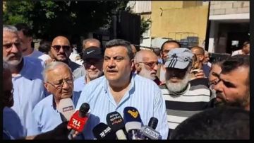 بالصورة: اعتصام رافض لأداء الوزارة بالصورة: اعتصام رافض لأداء الوزارة