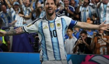 ميسي يعبر بالارجنتين لدور الـ32 ويصبح الهداف التاريخي للمونديال..