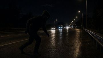 في ظل الحرب ... لص يحرم مواطن جنوبي من مصدر رزقه ... فهل تعرفونه ؟ في ظل الحرب ... لص يحرم مواطن جنوبي من مصدر رزقه ... فهل تعرفونه ؟