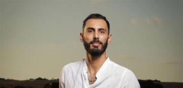 رفض مغادرة بلدته.. استشهاد المخرج علي خليل في غارة العباسية رفض مغادرة بلدته.. استشهاد المخرج علي خليل في غارة العباسية