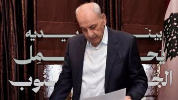 في يديه الجنوب، وفي مواقفه عزه وكرامته في يديه الجنوب، وفي مواقفه عزه وكرامته