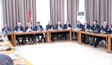 لجنة المال تقر الإقامة الذهبية للمستثمرين غير المقيمين وتمنح مخاتير لبنان 5 من الطابع