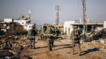 معاريف: أميركا طلبت من إسرائيل الانسحاب حتى من النقاط الخمس في جنوب لبنان والانسحاب من جبل الشيخ في سوريا معاريف: أميركا طلبت من إسرائيل الانسحاب حتى من النقاط الخمس في جنوب لبنان والانسحاب من جبل الشيخ في سوريا