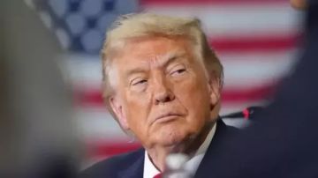أكسيوس: ترامب يقول إنه سيتصل بنتانياهو الآن ويطلب منه عدم الرد أكسيوس: ترامب يقول إنه سيتصل بنتانياهو الآن ويطلب منه عدم الرد