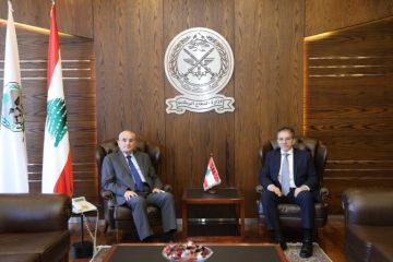 استقبالات وزير الدفاع الوطني استقبالات وزير الدفاع الوطني