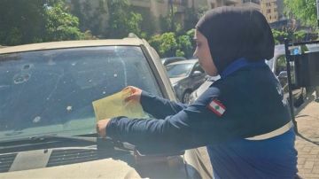 للمرة الأولى في طرابلس، شاركت عناصر نسائية في شرطة البلدية بتنظيم السير وتسطير محاضر ضبط بحق المخالفين