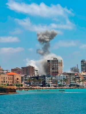 غارة عنيفة استهدفت مدينة صور غارة عنيفة استهدفت مدينة صور
