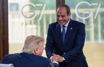 بالفيديو: ماكرون نكز ترامب... والسبب السيسي! بالفيديو: ماكرون نكز ترامب... والسبب السيسي!