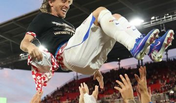 مونيوز يقود كولومبيا لدور الـ32 وكرواتيا تنعش امالها بعد تعثر انكلترا.. مونيوز يقود كولومبيا لدور الـ32 وكرواتيا تنعش امالها بعد تعثر انكلترا..
