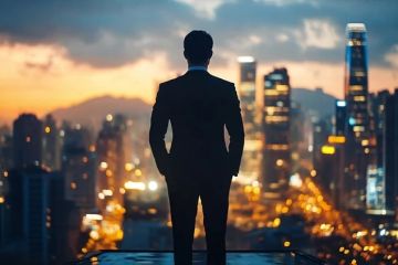 أول شخص في العالم ثروته تجاوزت التريليون دولار! أول شخص في العالم ثروته تجاوزت التريليون دولار!