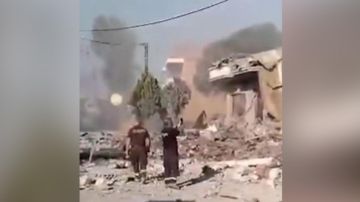 بالفيديو: مشهد مروع بعد الغارة! بالفيديو: مشهد مروع بعد الغارة!