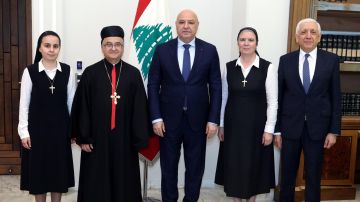 الرئيس عون يتسلم دعوة رسمية للمشاركة في احتفال تطويب البطريرك الحويك الرئيس عون يتسلم دعوة رسمية للمشاركة في احتفال تطويب البطريرك الحويك