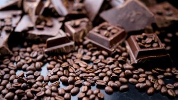 دجاج وشوكولا وقهوة وليزر مهربة! دجاج وشوكولا وقهوة وليزر مهربة!