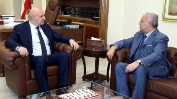 الرئيس عون عرض والمشنوق للأوضاع الرئيس عون عرض والمشنوق للأوضاع