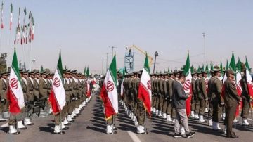ضباط إيرانيون محاصرون ومجاهدو خلق تكتسح المخابرات