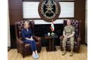 هيكل استقبل بلاسخارت والقنصل العام للسفارة المصرية - lb