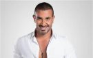 أطل بأقراط في ذقنه وضفيرة شعر أحمد سعد يتعرض للانتقادات ويرد (فيديو)
