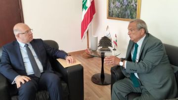 حبيب عرض مع وزير العمل شؤون مصرف الإسكان