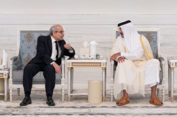 سلام قدم التعازي لأمير قطر بوفاة والده في الدوحة سلام قدم التعازي لأمير قطر بوفاة والده في الدوحة