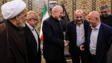 قاليباف يستقبل وفد حركة أمل إلى تشييع الخامنئي قاليباف يستقبل وفد حركة أمل إلى تشييع الخامنئي
