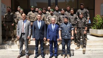 قوى الأمن: تخريج ضباط ورتباء تابعوا دورة تدريبية بالأسلحة التكتية بإشراف خبراء أميركيين قوى الأمن: تخريج ضباط ورتباء تابعوا دورة تدريبية بالأسلحة التكتية بإشراف خبراء أميركيين