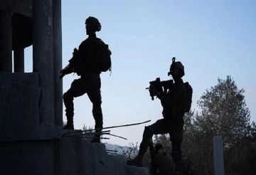الجيش الإسرائيلي يلاحق مسلحا في جنوب لبنان أطلق النار على جنوده الجيش الإسرائيلي يلاحق مسلحا في جنوب لبنان أطلق النار على جنوده