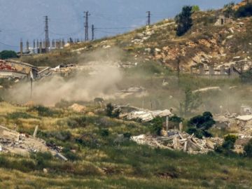 تجدد القصف المدفعي الإسرائيلي محيط بلدة أرنون تجدد القصف المدفعي الإسرائيلي محيط بلدة أرنون