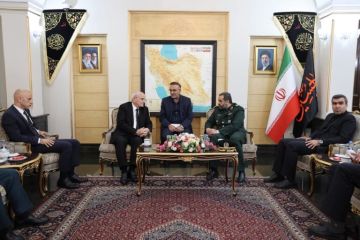 وزير الدفاع الوطني يمثل الجمهورية اللبنانية في مراسم تأبين رسمية في طهران وزير الدفاع الوطني يمثل الجمهورية اللبنانية في مراسم تأبين رسمية في طهران