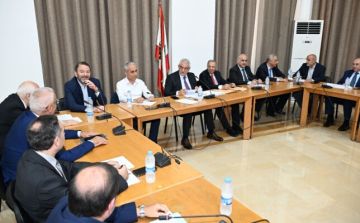 لجنة الأشغال أقرت اقتراح قانون إنشاء الصندوق التقاعدي للطوبوغرافيين المجازين لجنة الأشغال أقرت اقتراح قانون إنشاء الصندوق التقاعدي للطوبوغرافيين المجازين