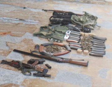 الجيش: تعرضنا لإطلاق نار خلال توقيف 5 مواطنين لإطلاقهم النار خلال مراسم تشييع في الضاحية الجنوبية لبيروت الجيش: تعرضنا لإطلاق نار خلال توقيف 5 مواطنين لإطلاقهم النار خلال مراسم تشييع في الضاحية الجنوبية لبيروت